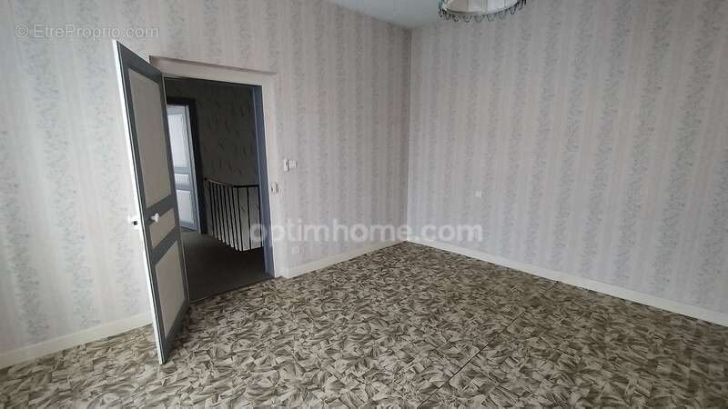 Maison à LISLE-EN-RIGAULT