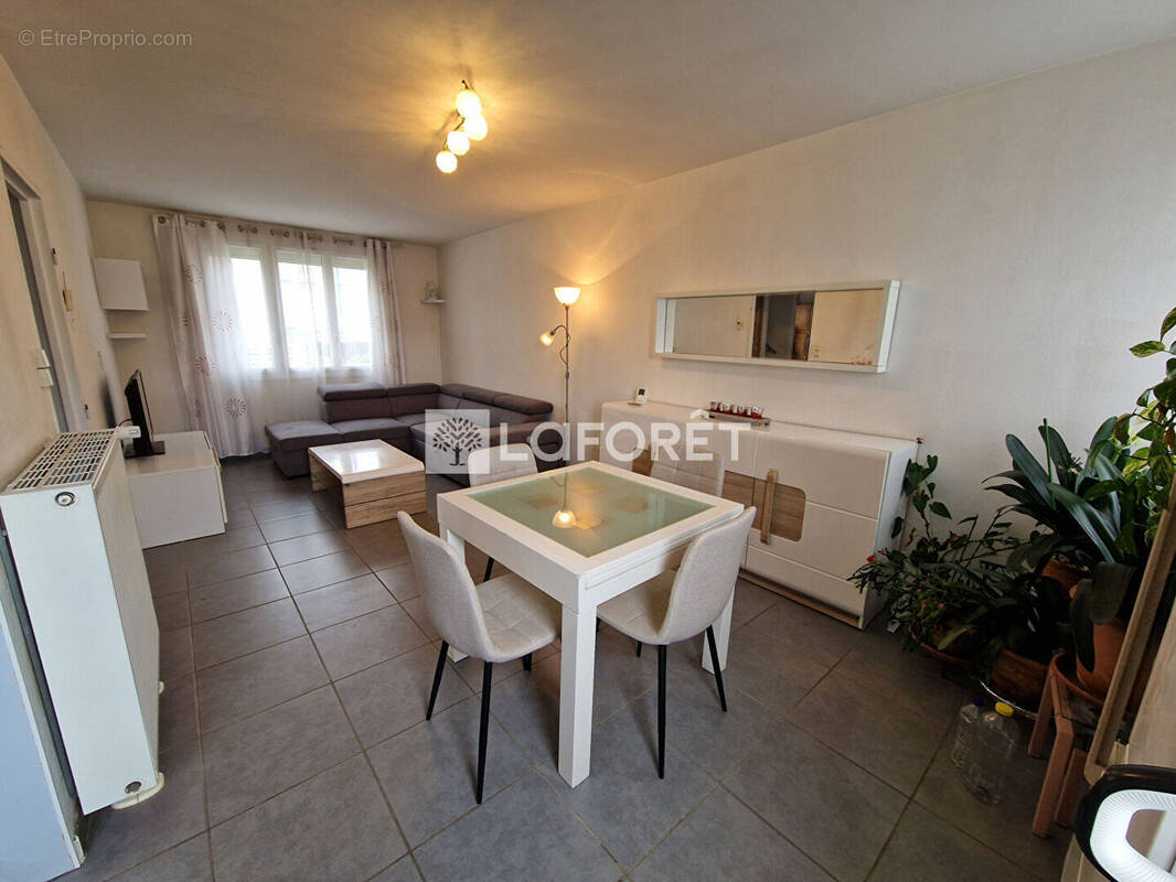 Maison à ONET-LE-CHATEAU