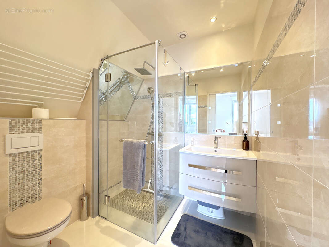 Maison à CHENNEVIERES-SUR-MARNE