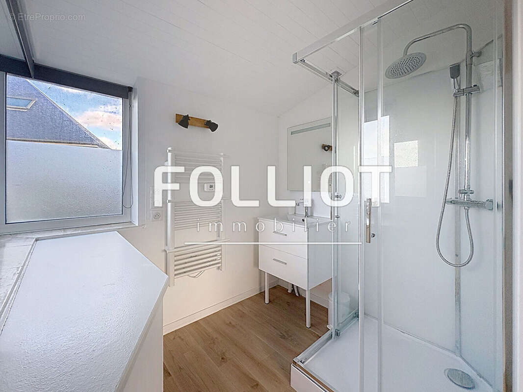 Maison à DONVILLE-LES-BAINS