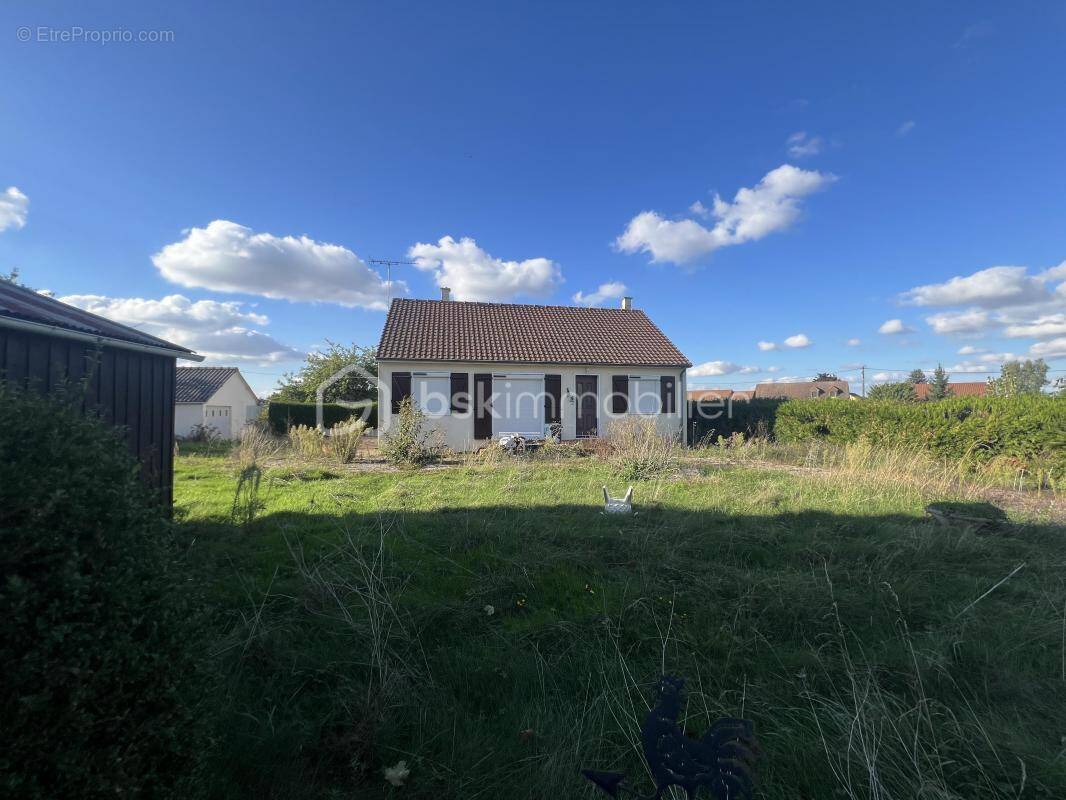 Maison à MONTIERCHAUME