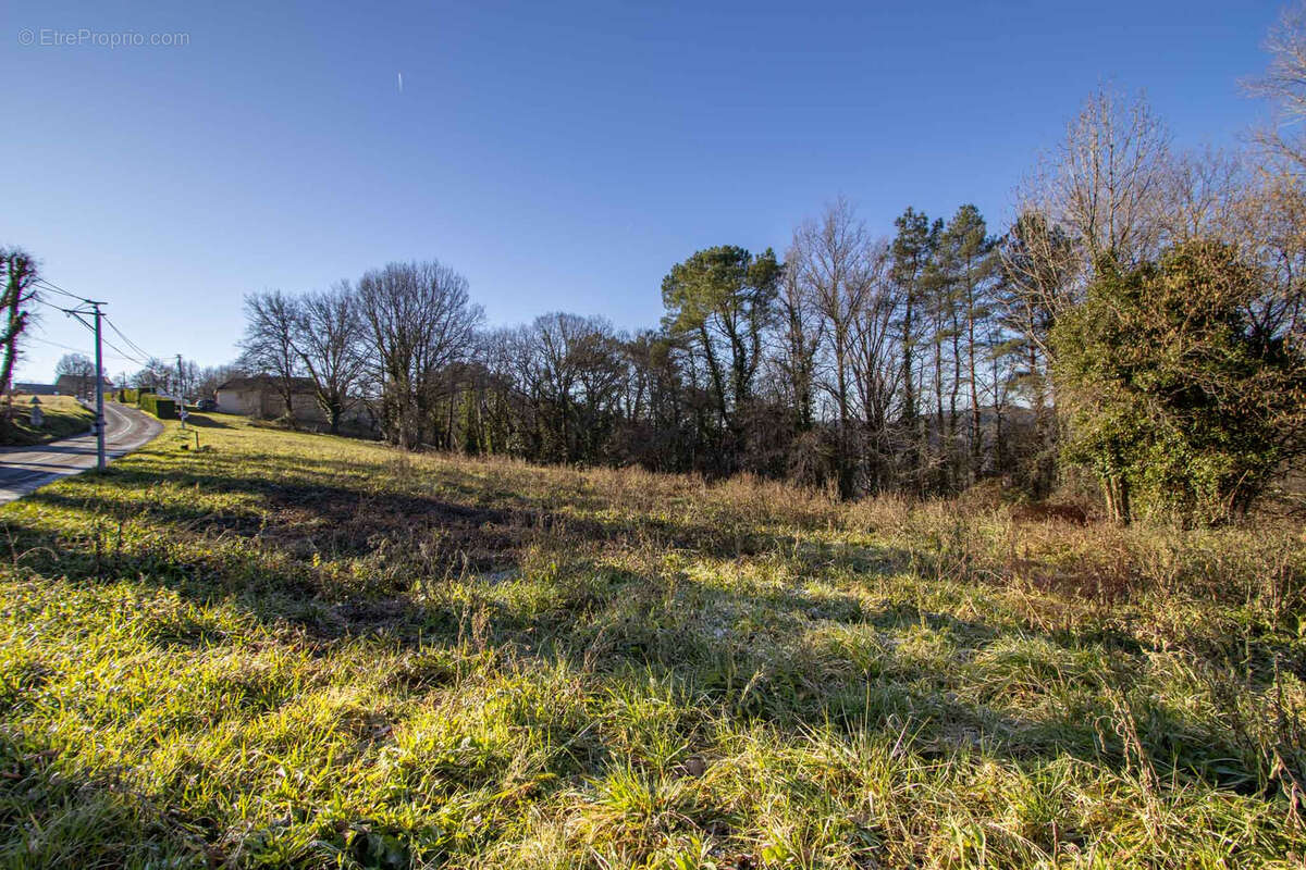 Terrain à SARLAT-LA-CANEDA