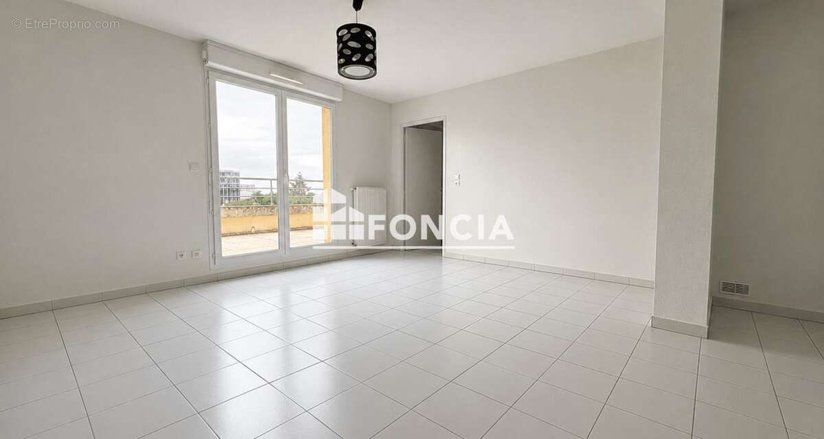 Type 2 dernier étage terrasse Privative de 15m2 et parking privé - photo 2