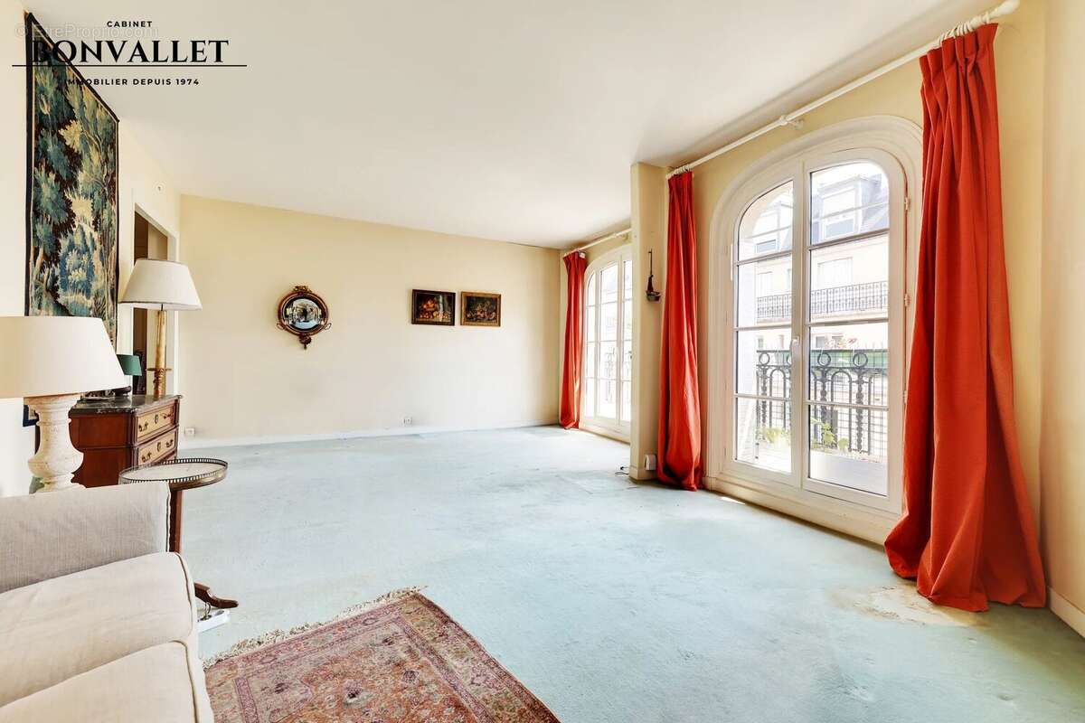 Appartement à PARIS-15E