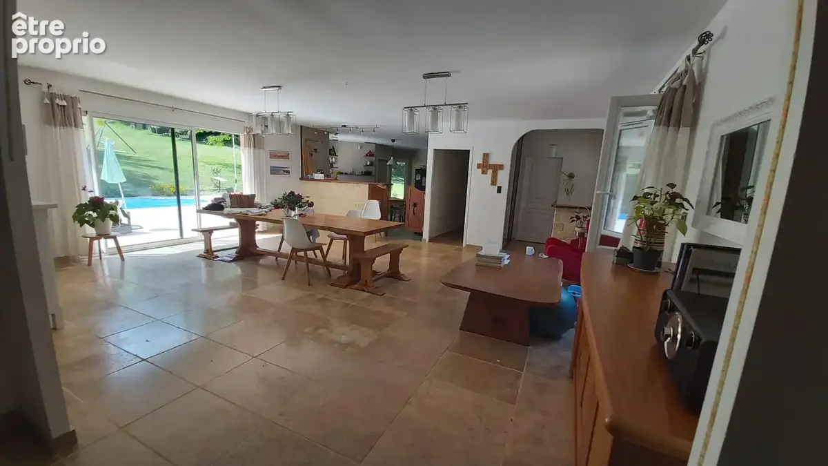 Villa avec piscine sur terrain d'un hectare - photo 8