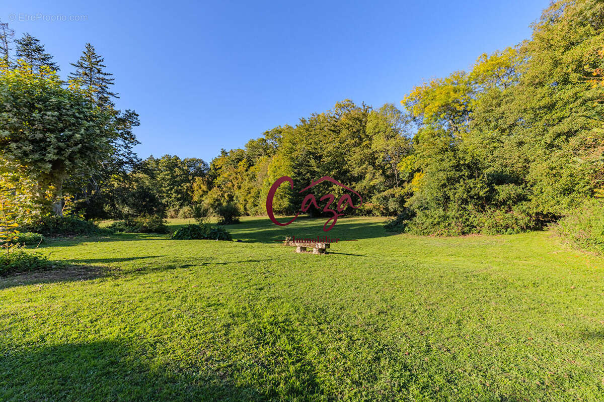 Maison à FARGUES-SAINT-HILAIRE