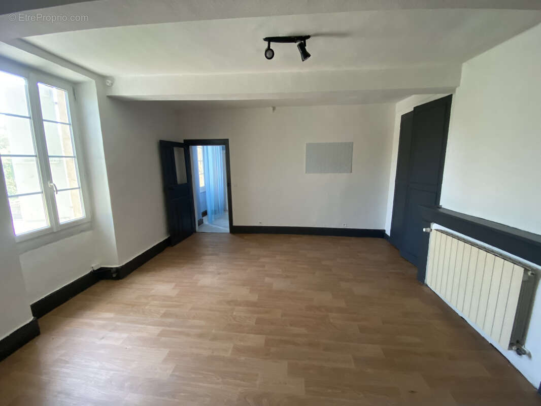Maison à SEISSAN