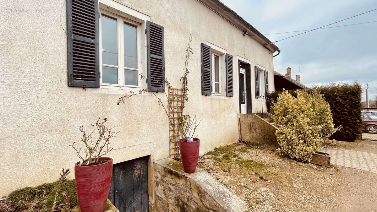 Maison à AVALLON