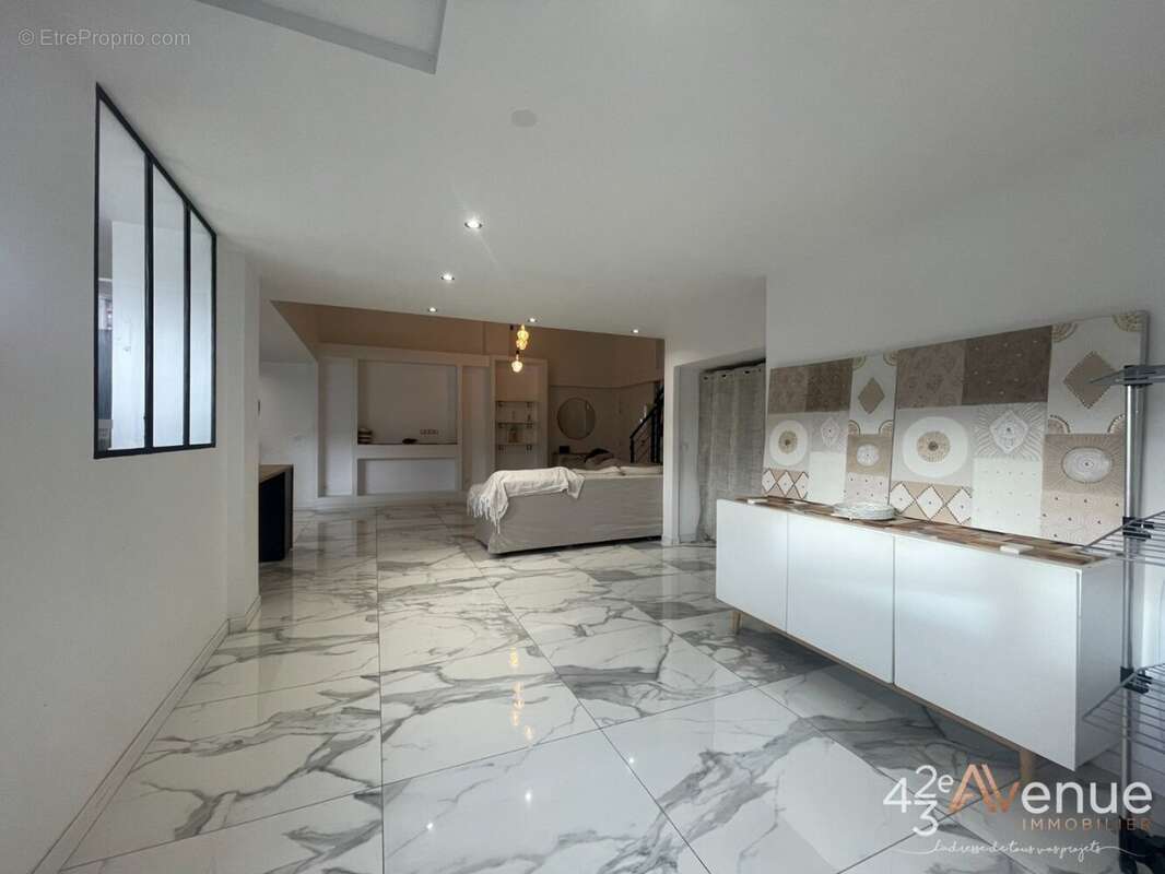 Appartement à SAINT-ETIENNE