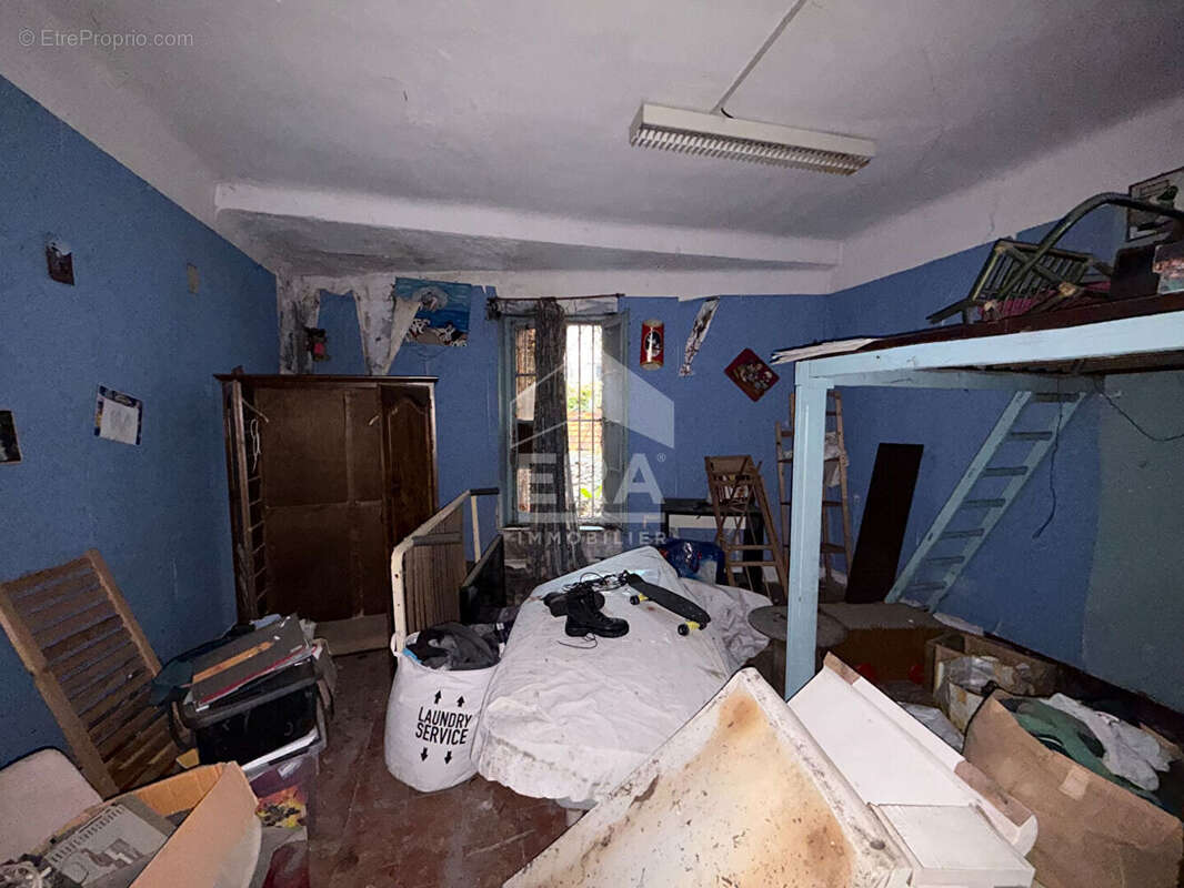 Appartement à MARSEILLE-5E