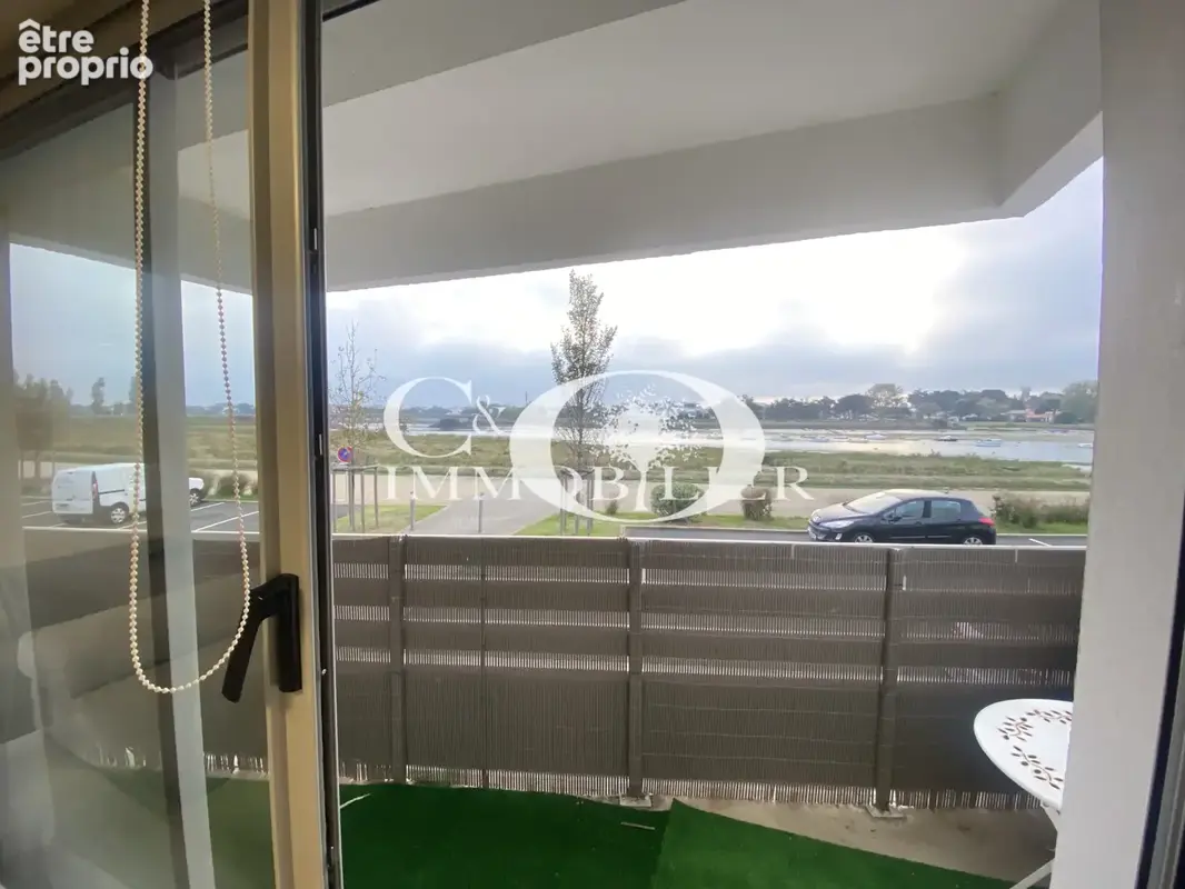 Bel appartement de type studio meublé en rez-de-chaussée surelevé avec vue sur la vie - photo 2