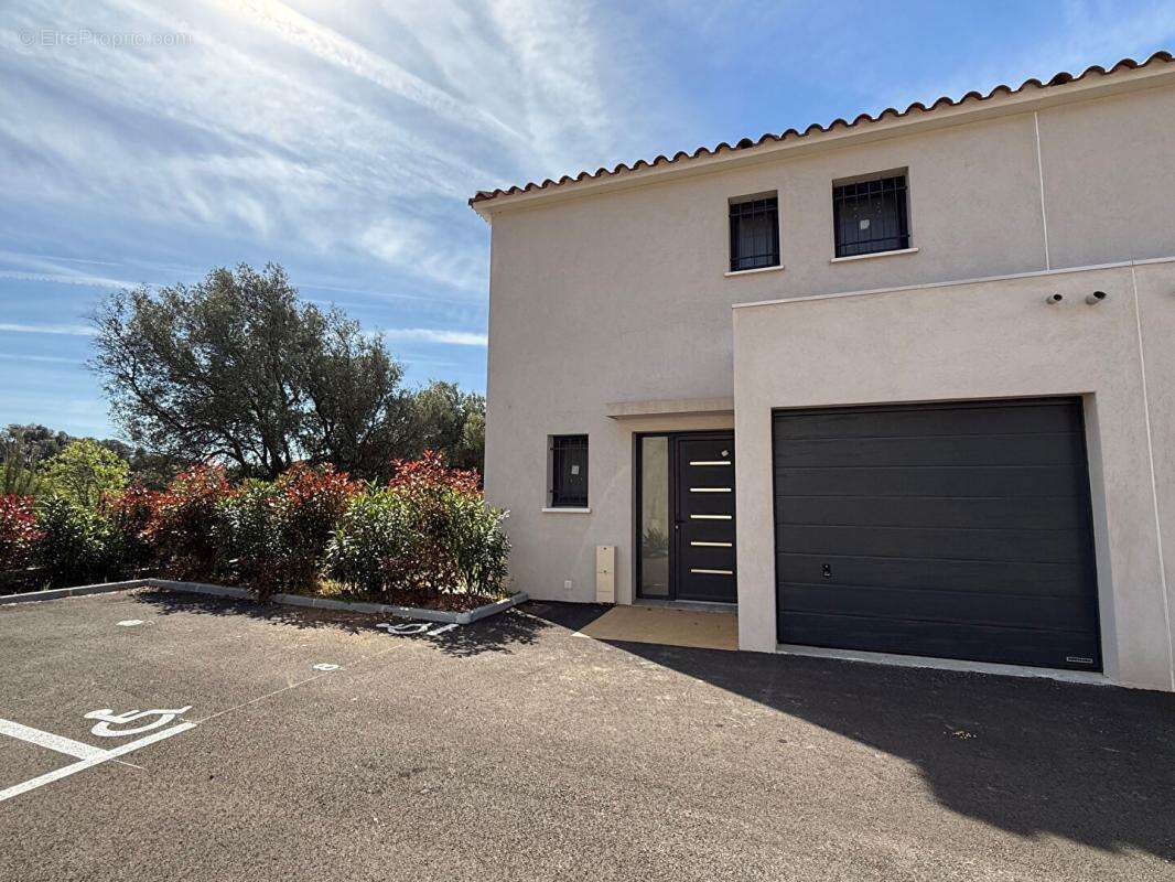 Maison à SIX-FOURS-LES-PLAGES