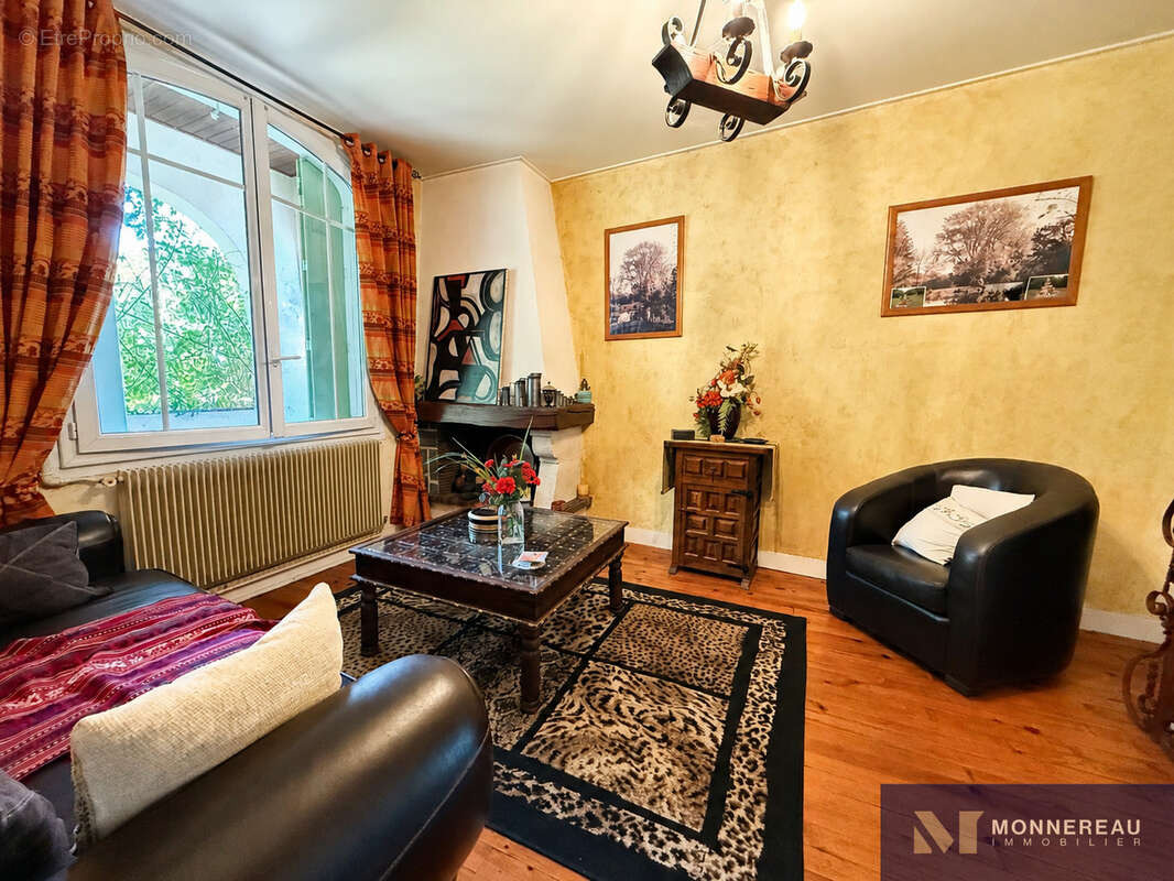 Propriete avec etang et 1 hectare de terrain - photo 8