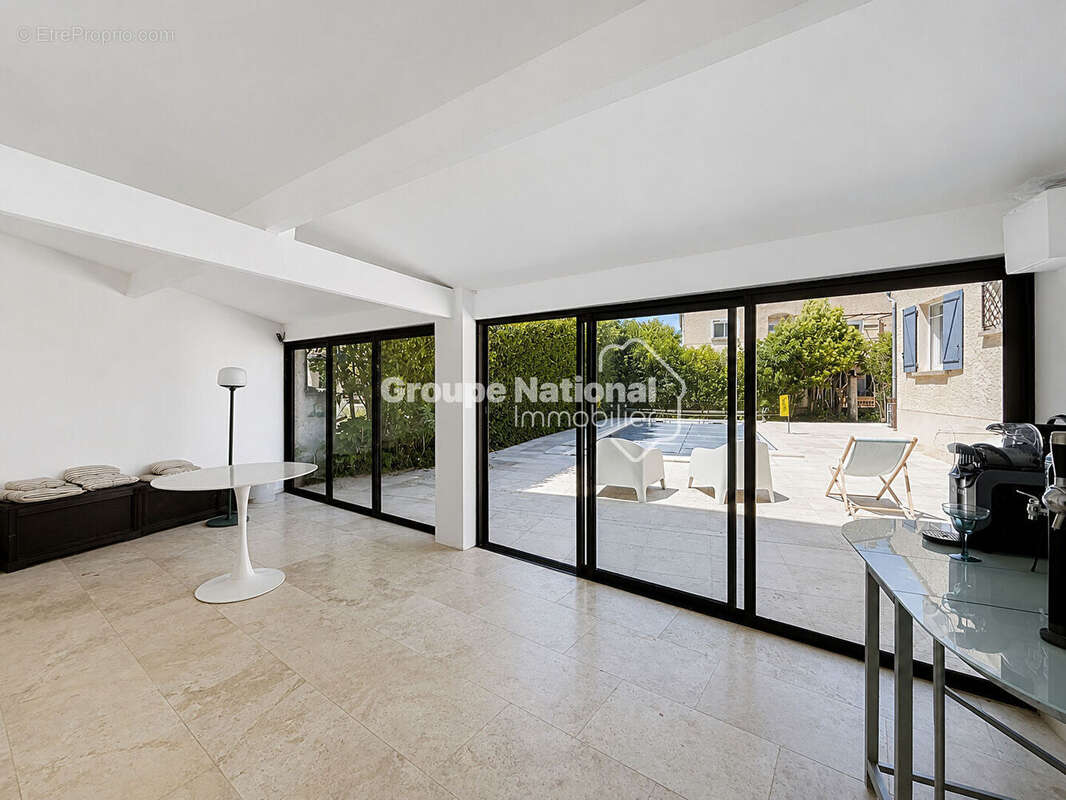 Maison familiale 5 chambres avec piscine à Pernes-les-Fontaines sur une parcelle de 800m2 - photo 14