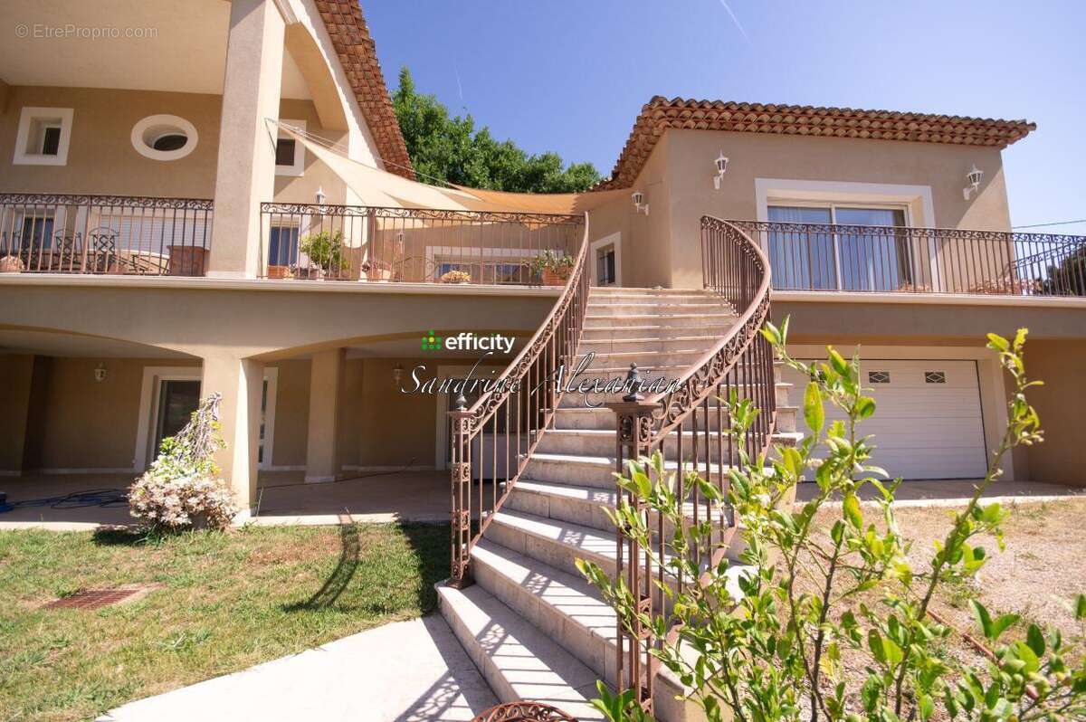 Maison à LE VAL