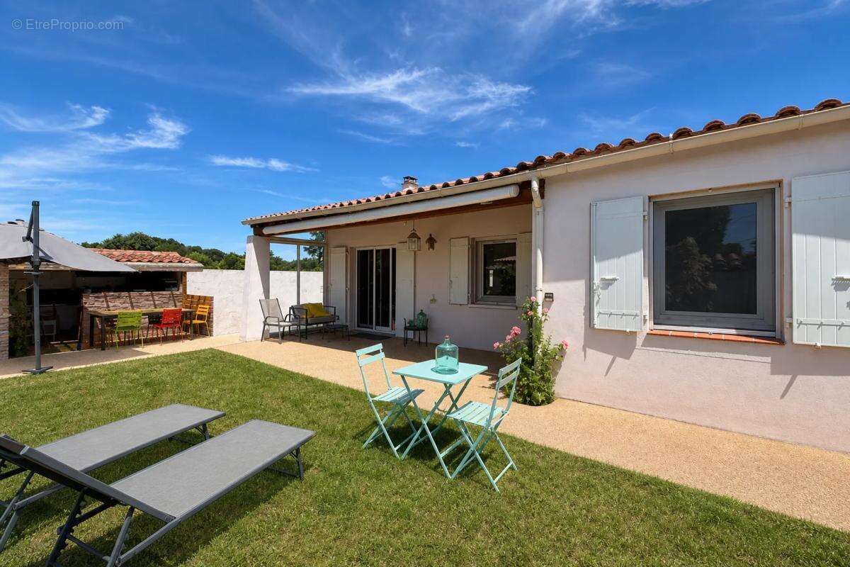 Maison de 5 pièces de 109 m² à Donzère - photo 60