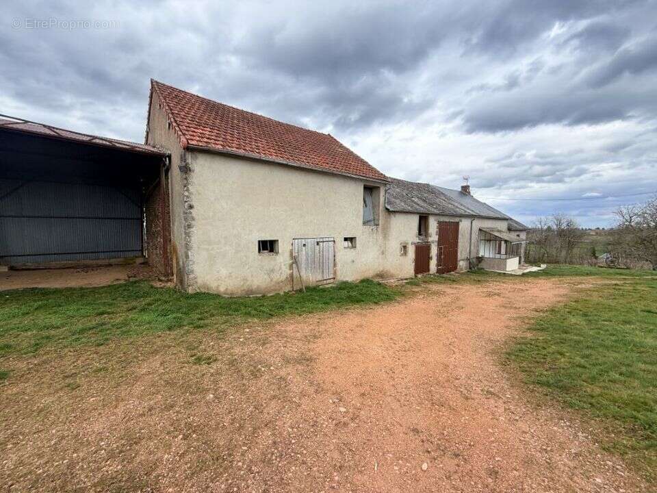 Maison à BARD-LE-REGULIER