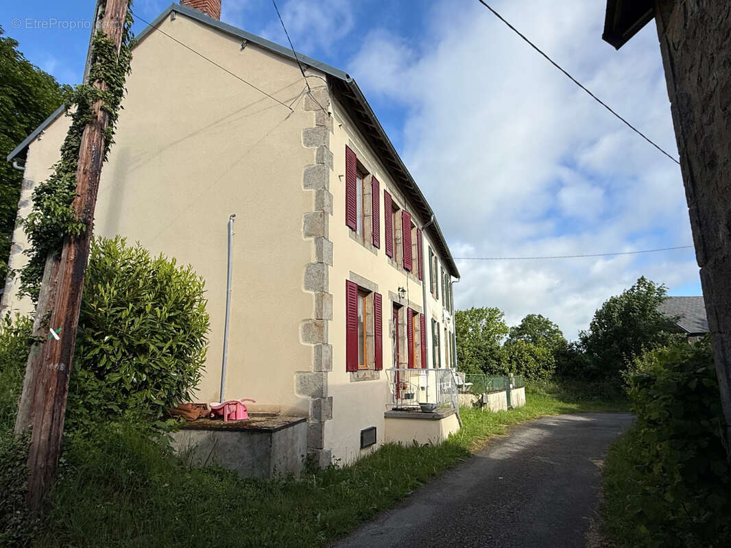 Maison à NEUF-EGLISE