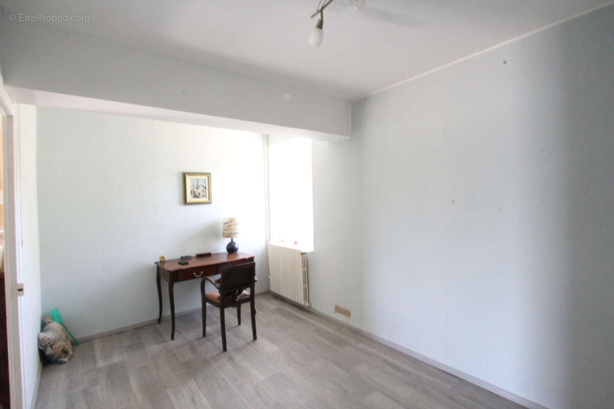 Campagne, maison T4 de 95 m2 avec deux garages et une grange, jardin - photo 5