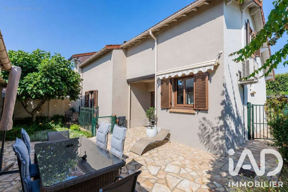 Photo 3 - Maison à VIRY-CHATILLON