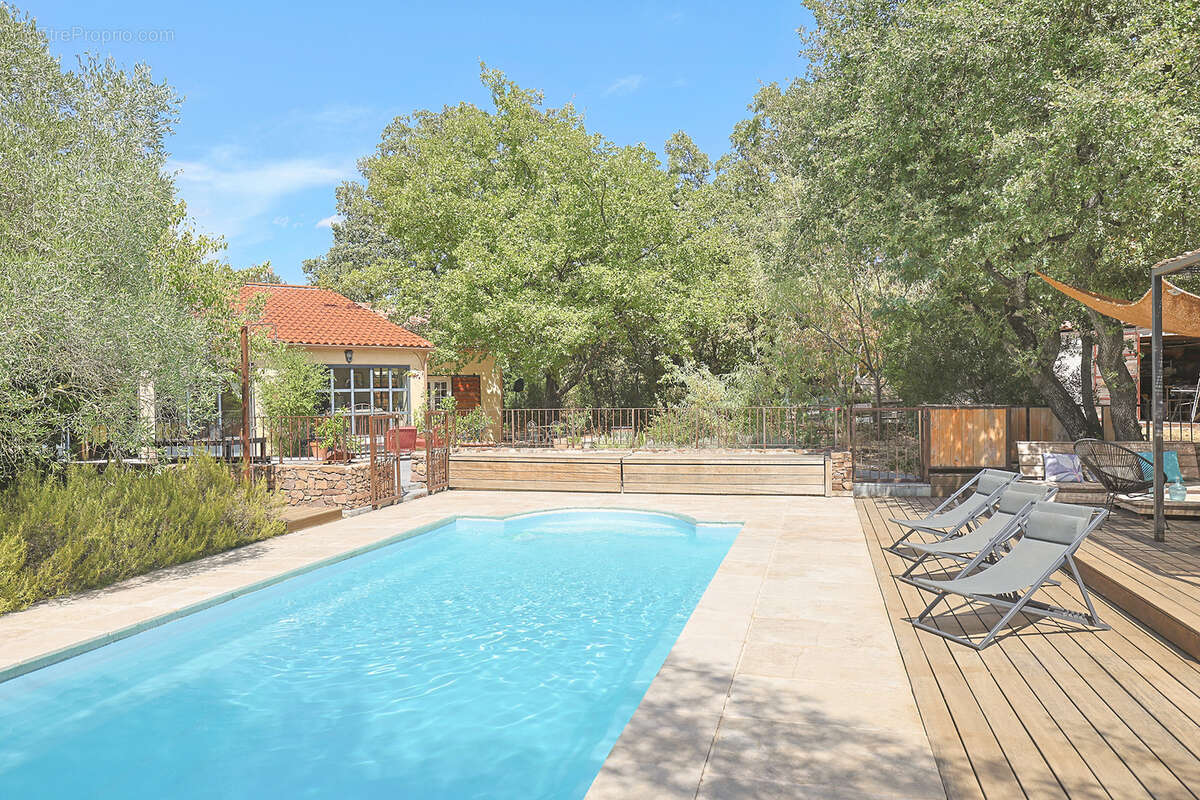 Maison à SOLLIES-PONT