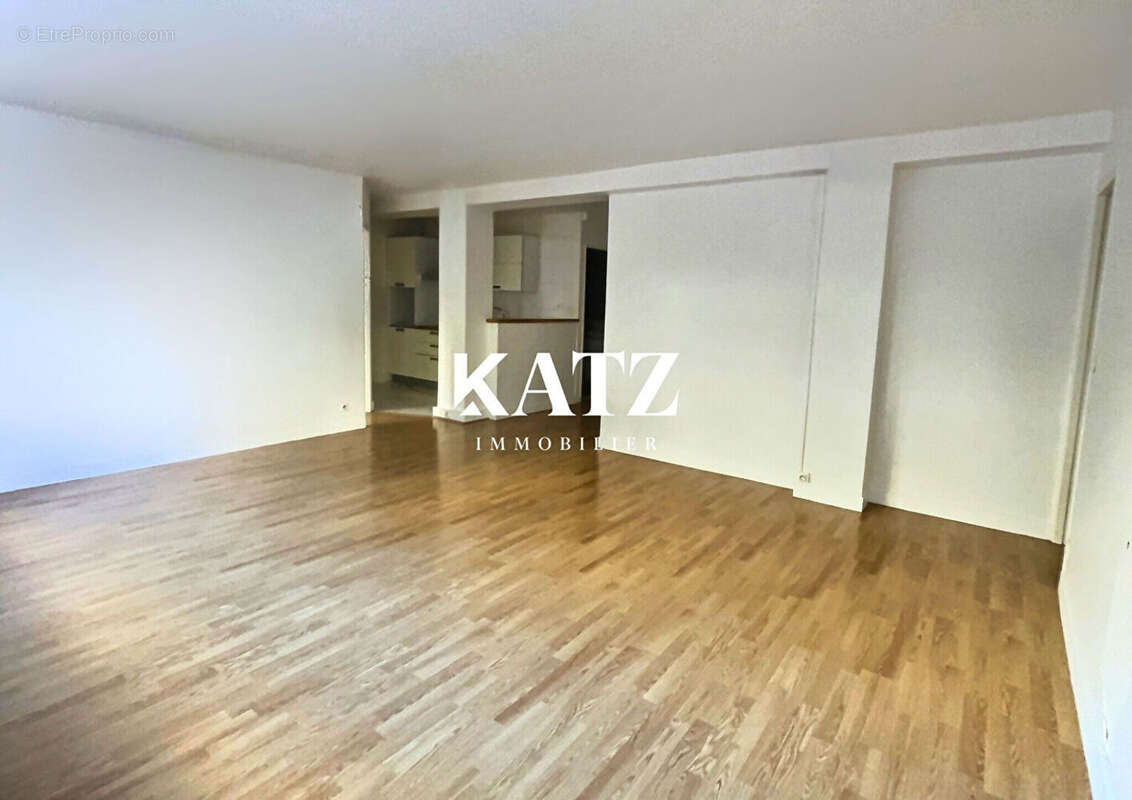 Appartement à PARIS-20E