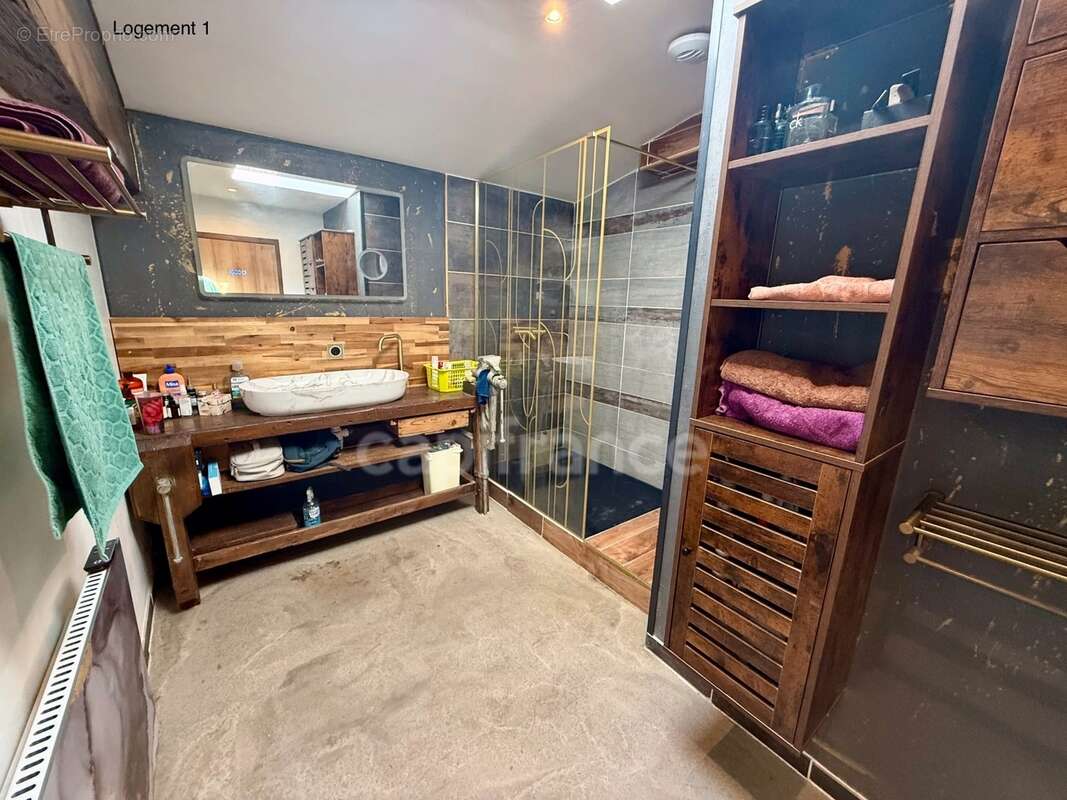 Maison avec deux logements indépendants : une opportunité rare pour habiter, investir ou réunir plusieurs générations - photo 7
