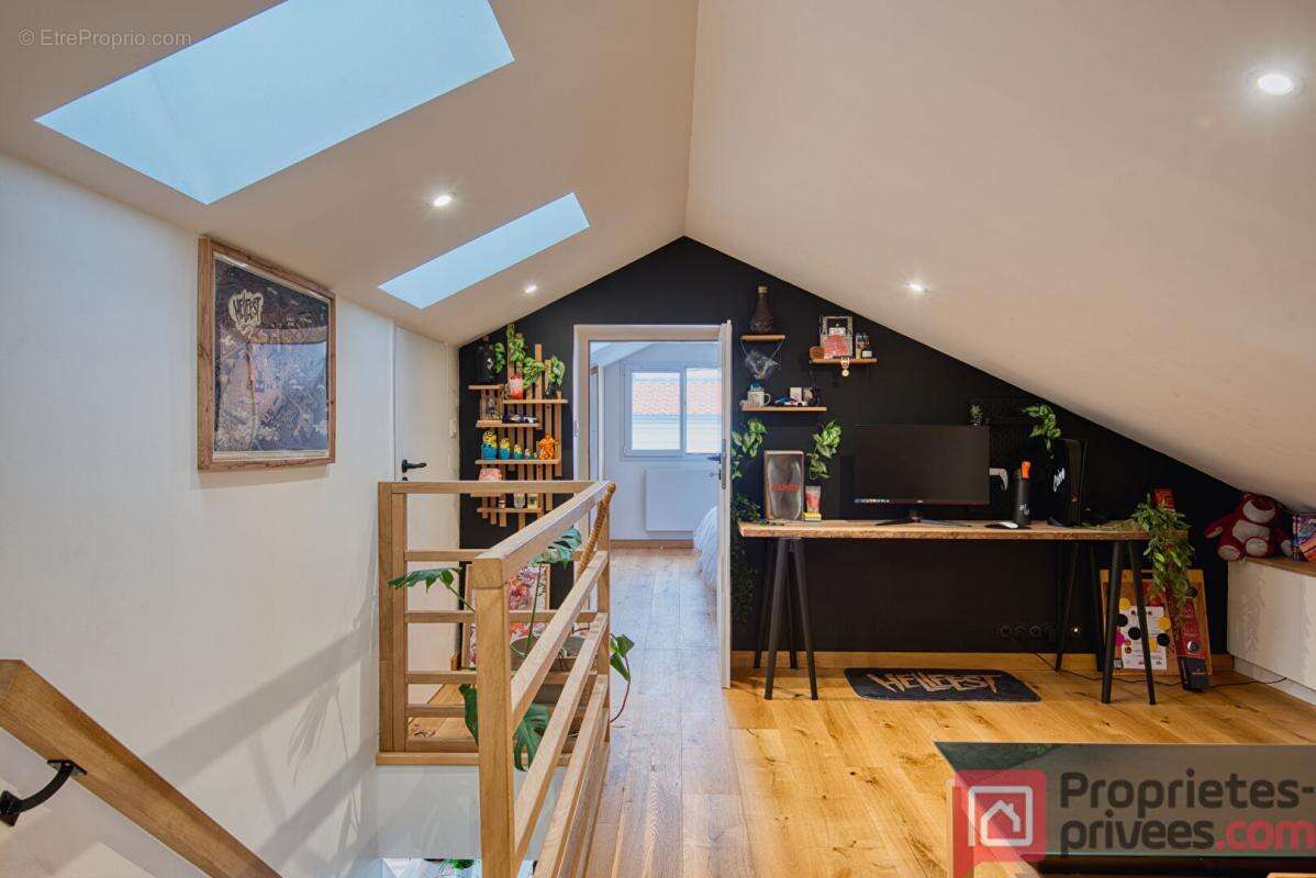 Maison Aigrefeuille sur Maine entièrement rénovée ? 95 m² ? 4 chambres ? Garage et dépendance - photo 8
