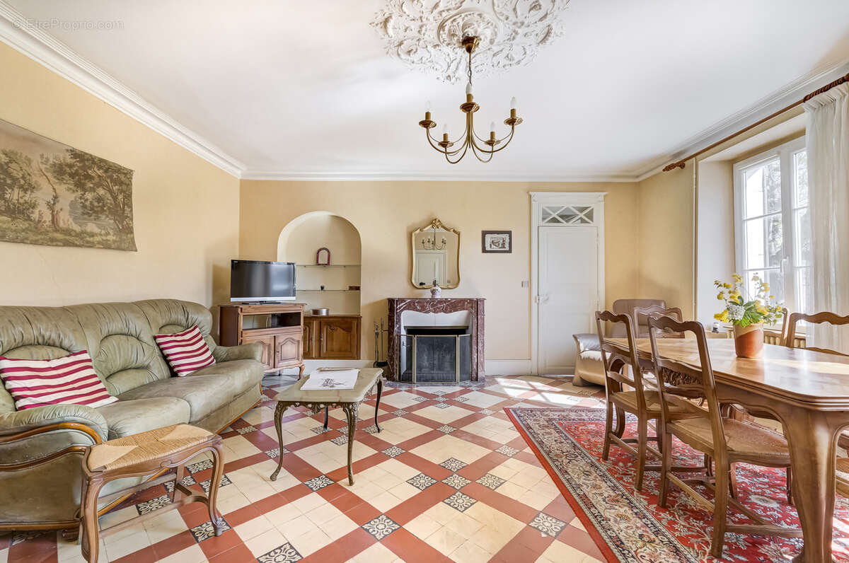 Maison à BRISSAC-QUINCE