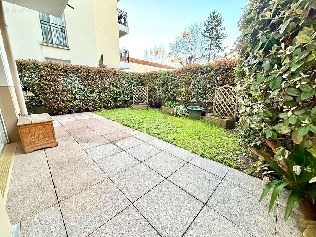 Appartement à LA GARENNE-COLOMBES
