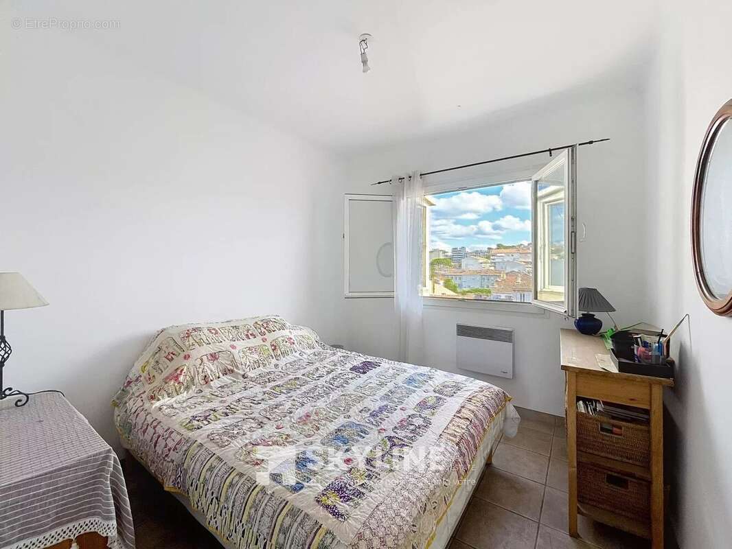 Appartement à MARSEILLE-4E