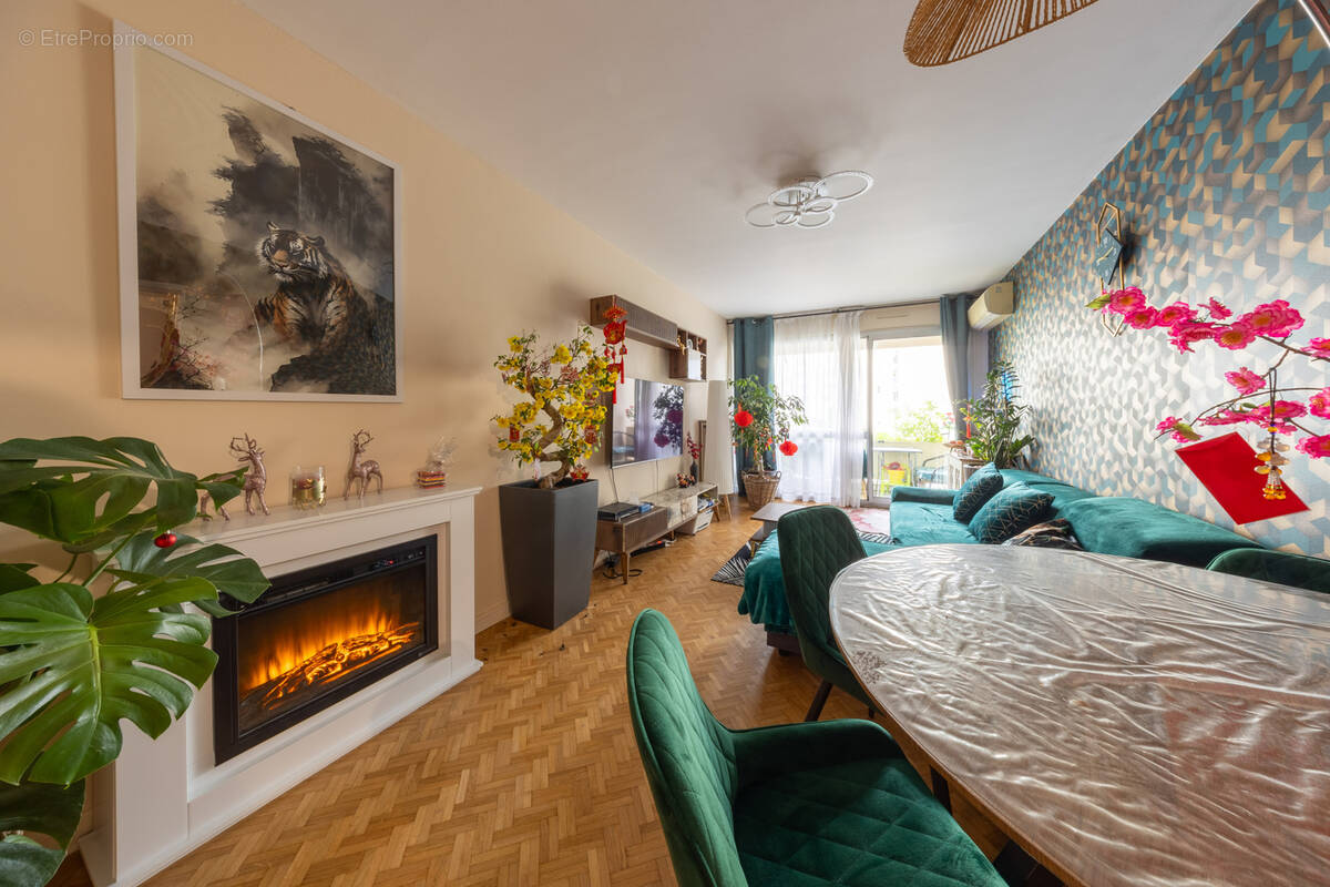 Appartement à SAINT-ETIENNE