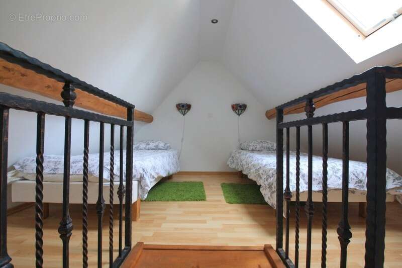 Maison à MONTAIGU-LE-BLIN