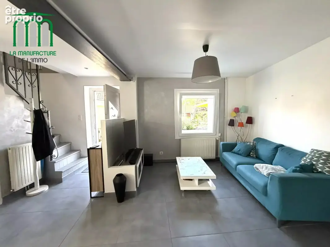 Maison de ville de 82 m² avec terrasse et jardin de 126 m² / le chambon-feugerolles-secteur Gaffard. - photo 6