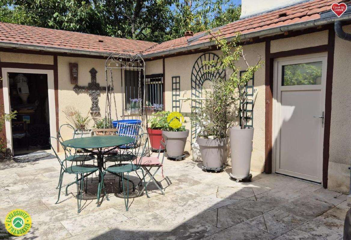 Chaleureuse maison  renovee - photo 14