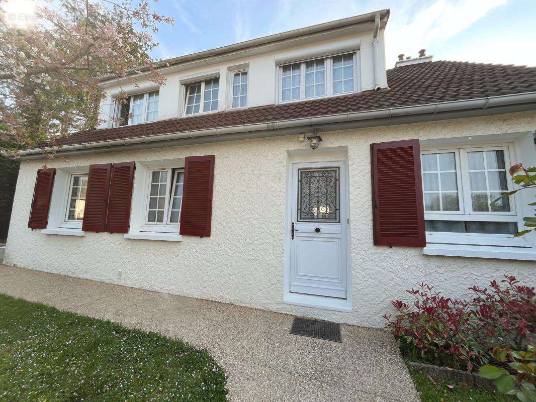 Maison à PONTAULT-COMBAULT