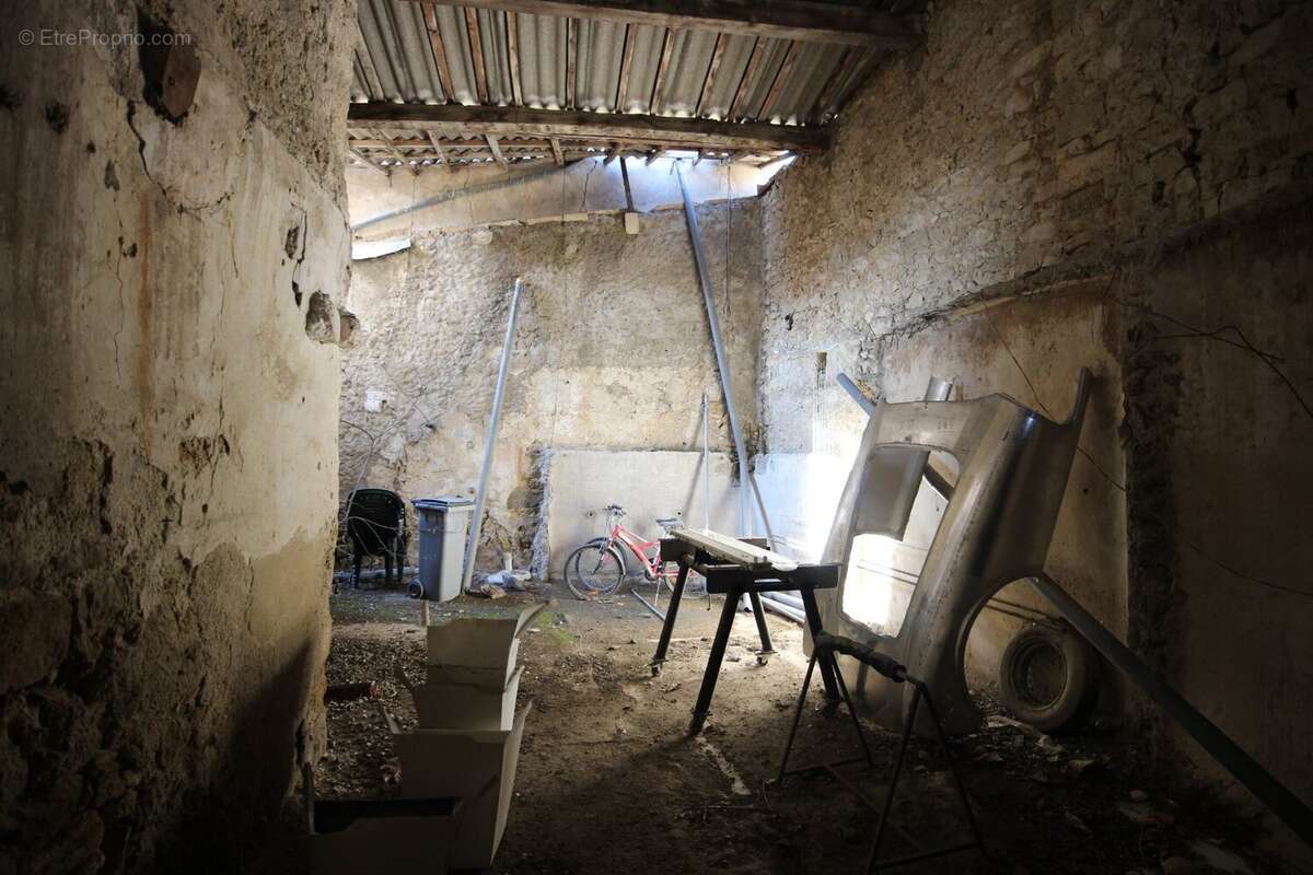 Maison à NISSAN-LEZ-ENSERUNE