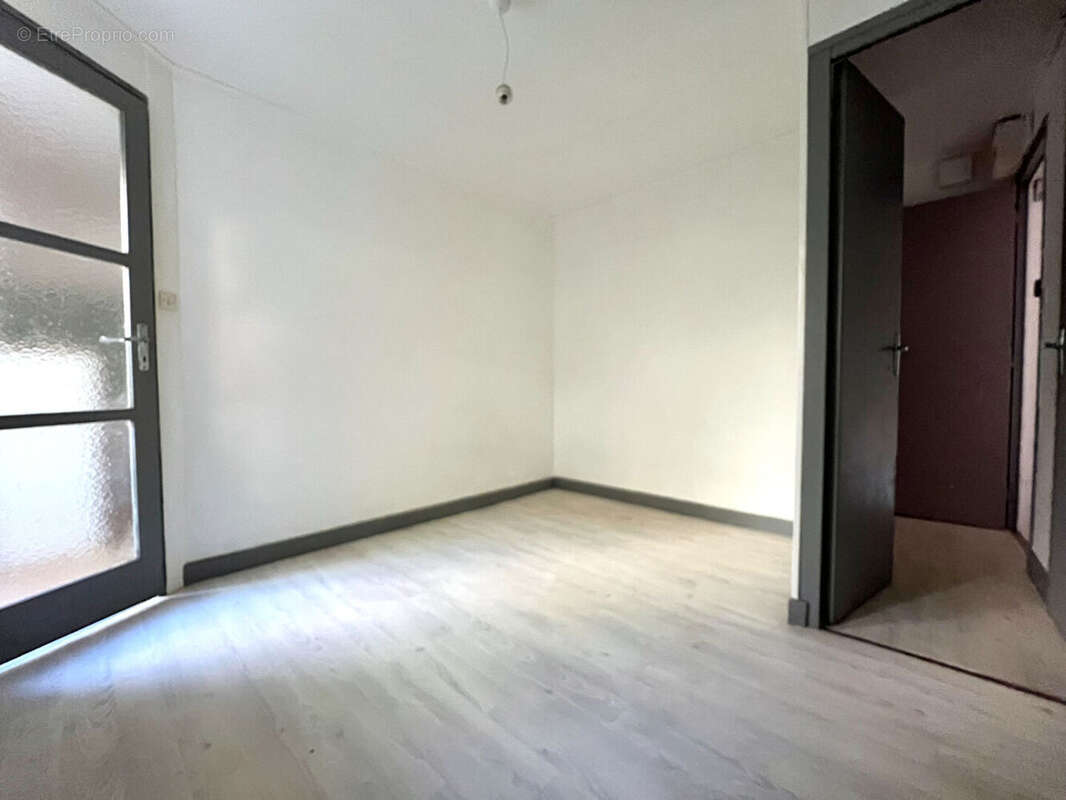 Appartement à LAROQUEBROU