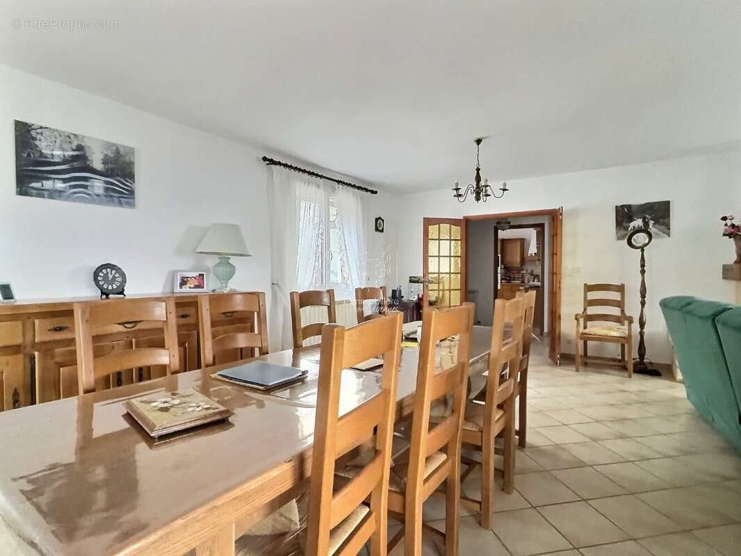 Maison à AVEZE