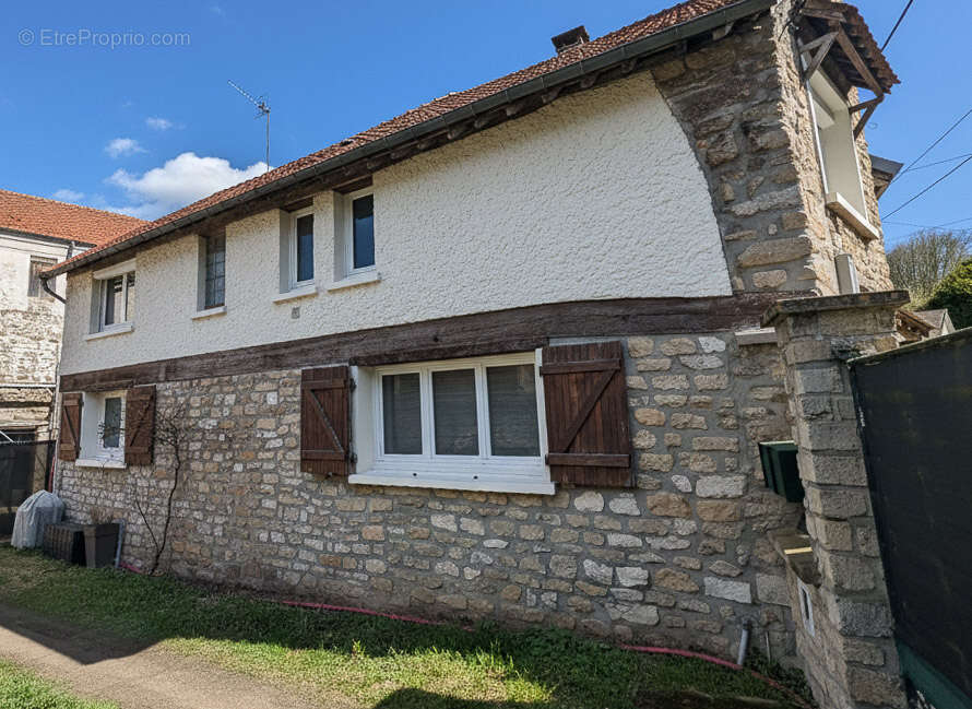 Maison à OINVILLE-SUR-MONTCIENT