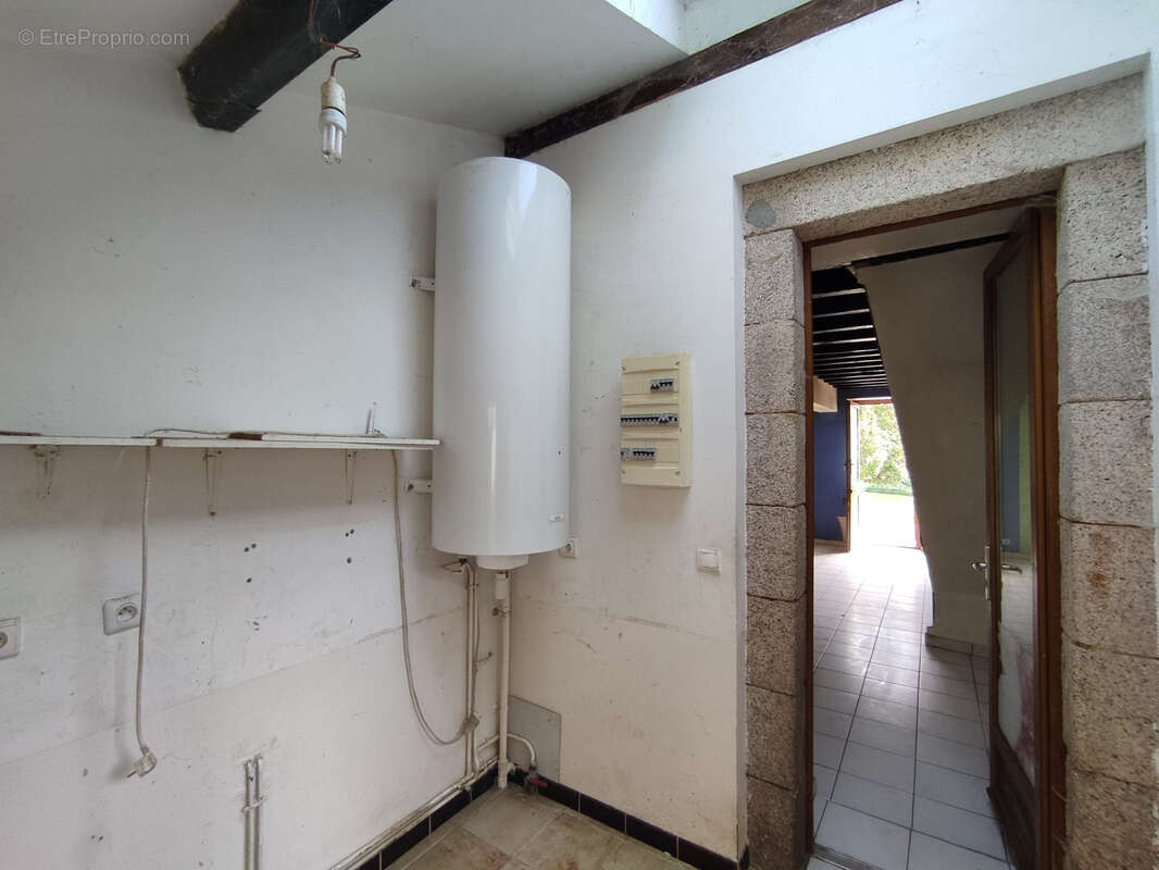 Maison à SAINT-PRIEST-LA-MARCHE