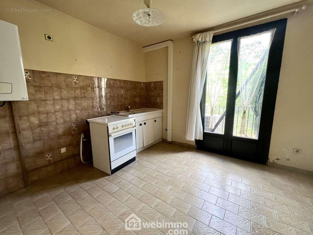 La cusine est à rénover - Appartement à SAN-MARTINO-DI-LOTA