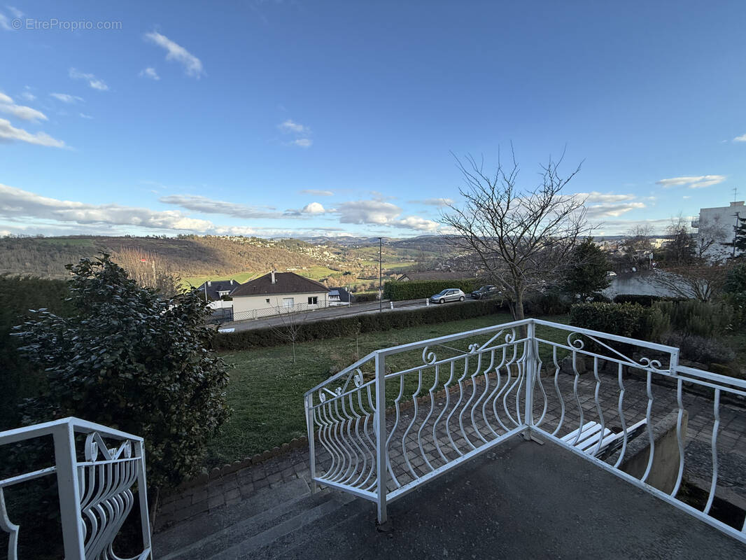 Maison à SAINT-GENEST-LERPT