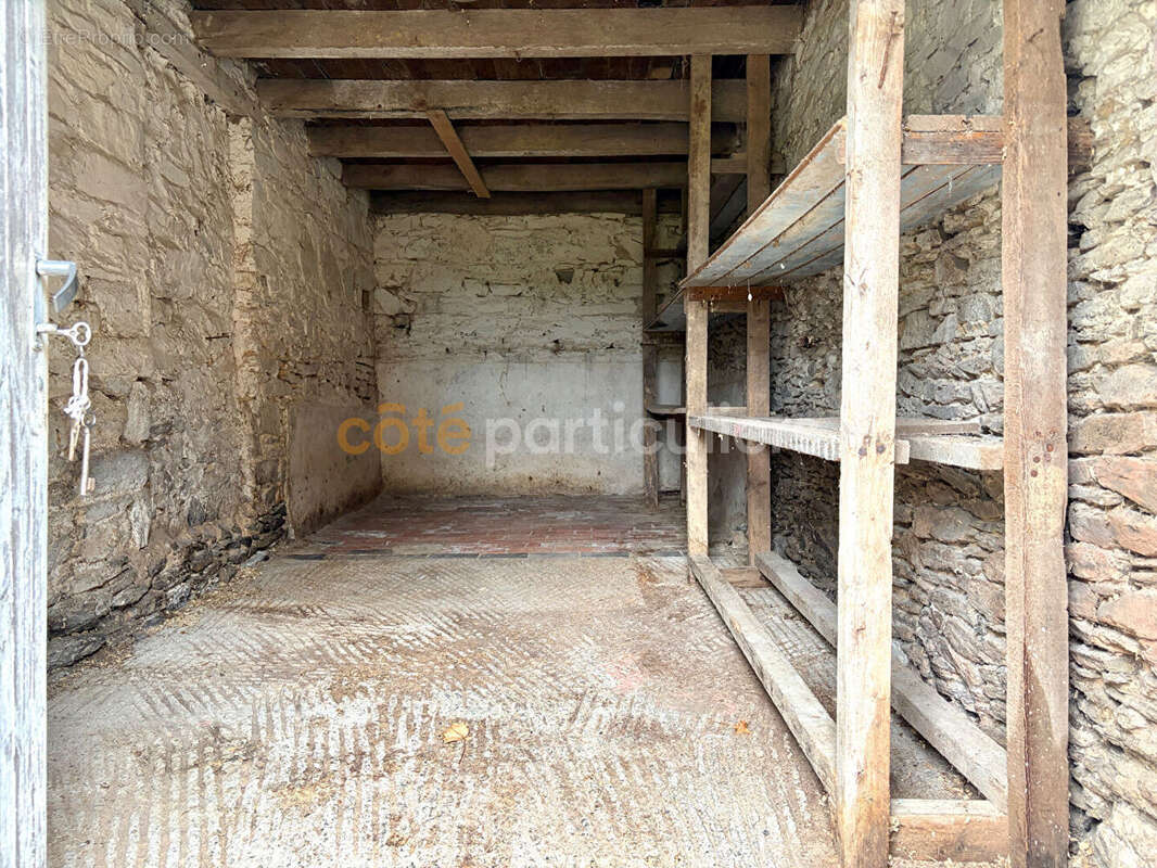 Maison avec dépendances sans aucun vis-à-vis à la campagne - LE LOREY - photo 16