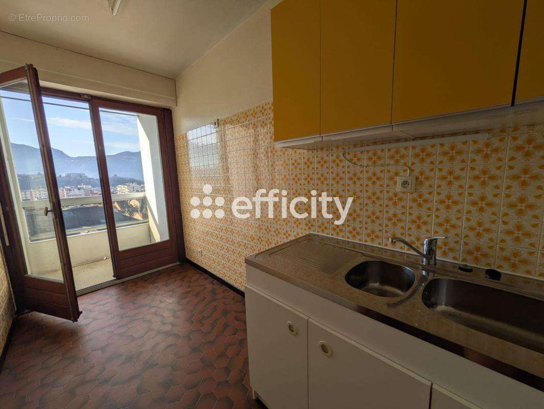 Appartement à AIX-LES-BAINS