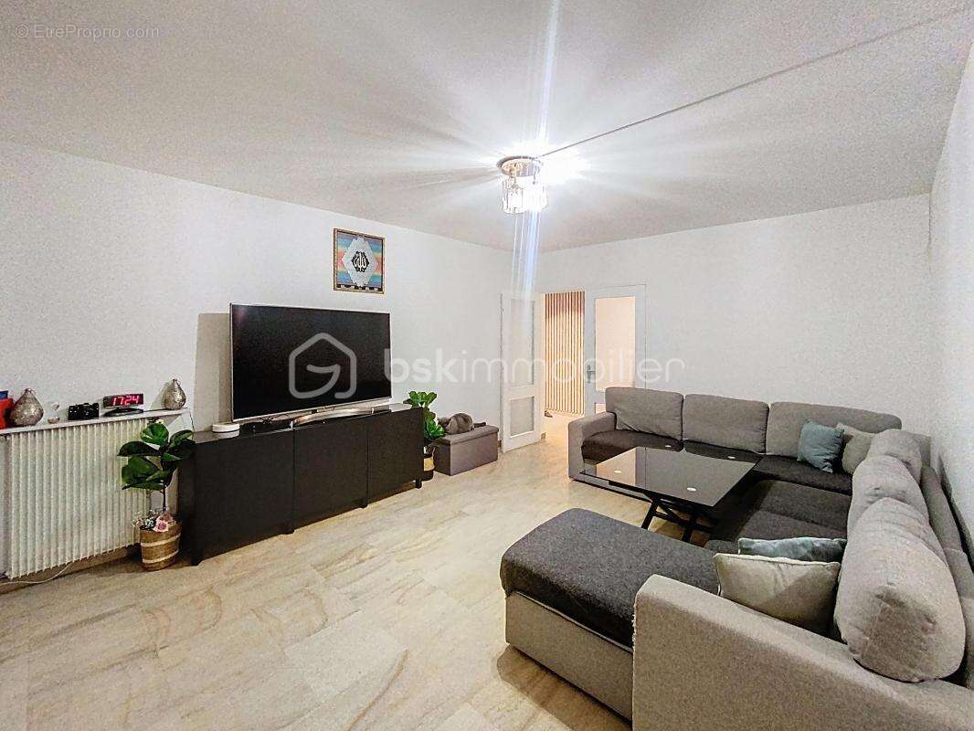 Appartement à STAINS