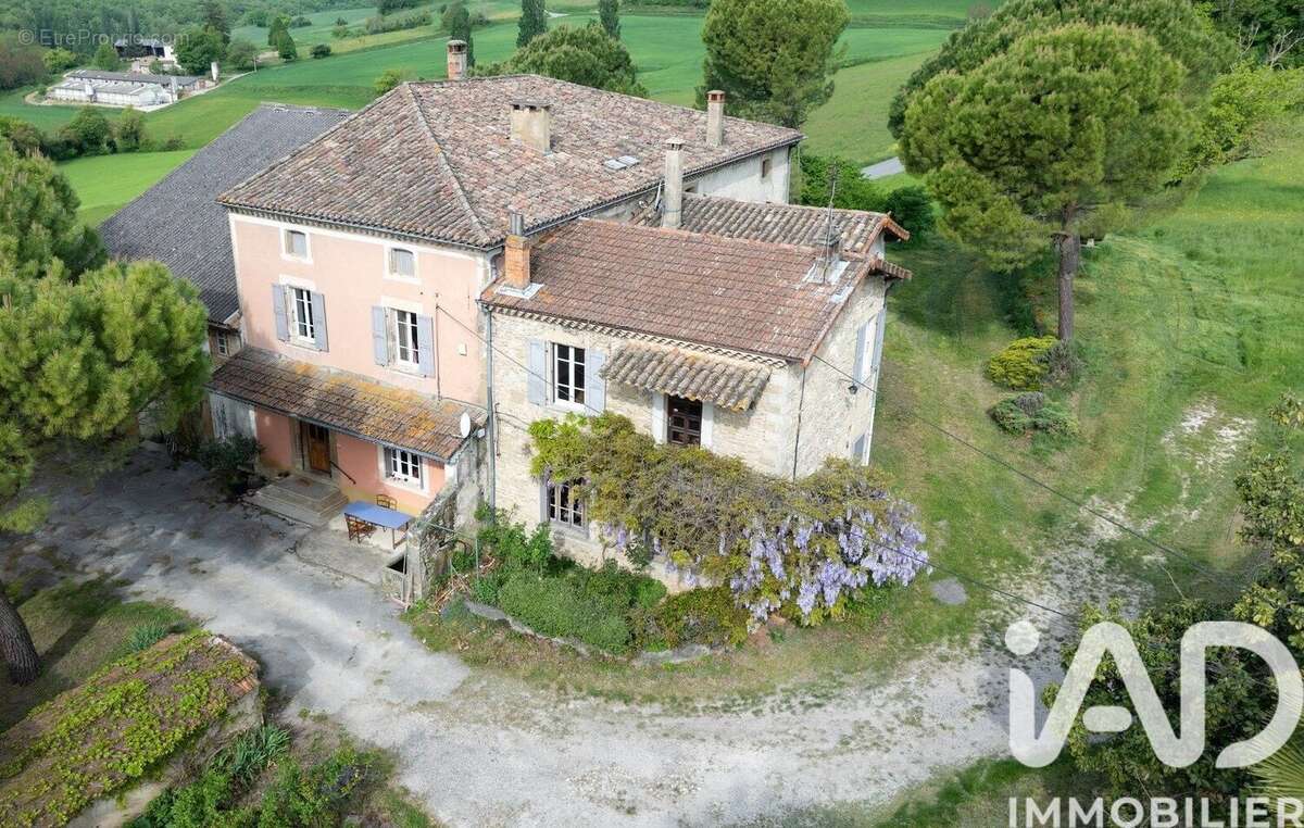Maison 378 m² à Autichamp  - photo 2
