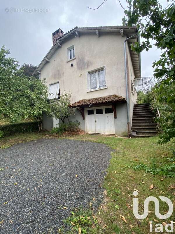 Maison 76 m² à La Chapelle-Montbrandeix  - photo 2