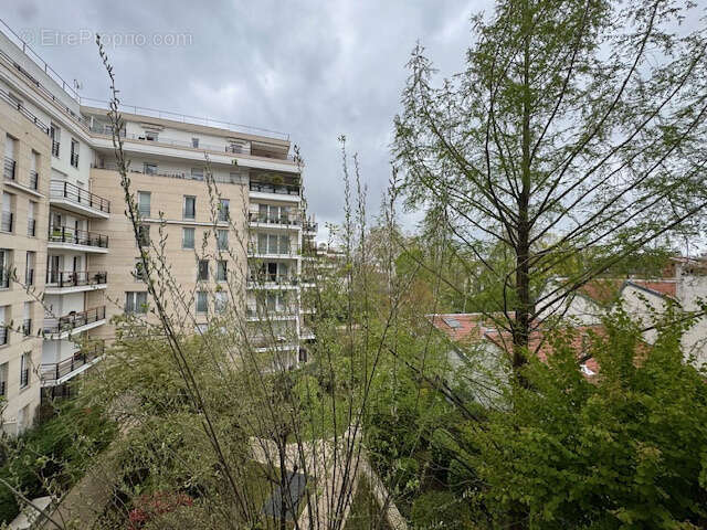 Appartement à COURBEVOIE