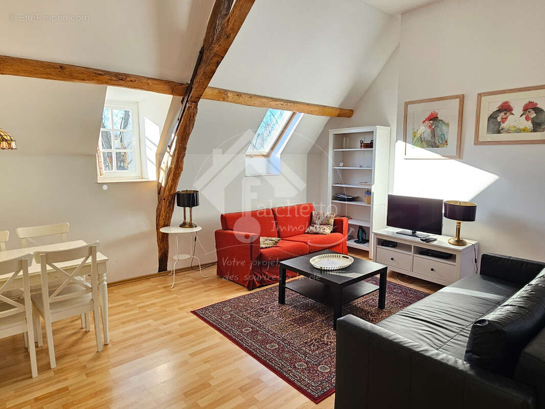 Maison à MONTAIGU-LE-BLIN